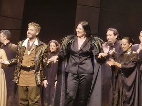 La cantante rusa Evgenia Pirshina en el Teatro Solísлистка Евгения Пиршина на сцене уругвайского «Театро Солис»